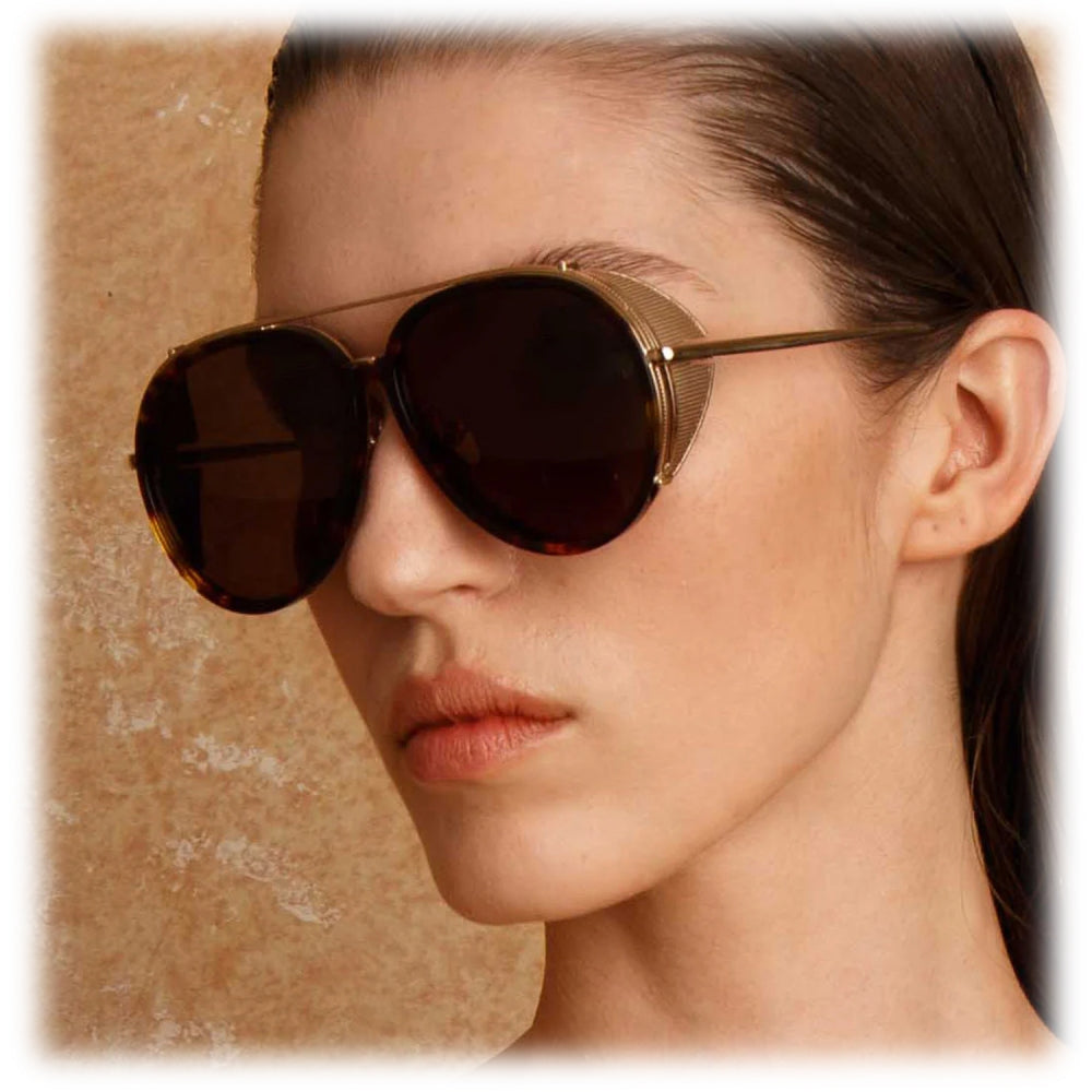 Óculos de Sol Linda Farrow Maverick Aviator - Estilo Clássico com Toque Moderno