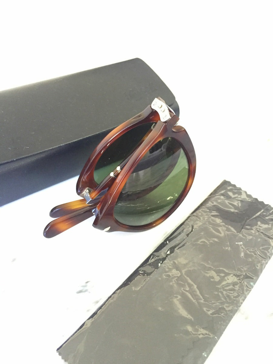 Óculos de Sol Persol PO714 - O Icônico Dobrável de Steve McQueen